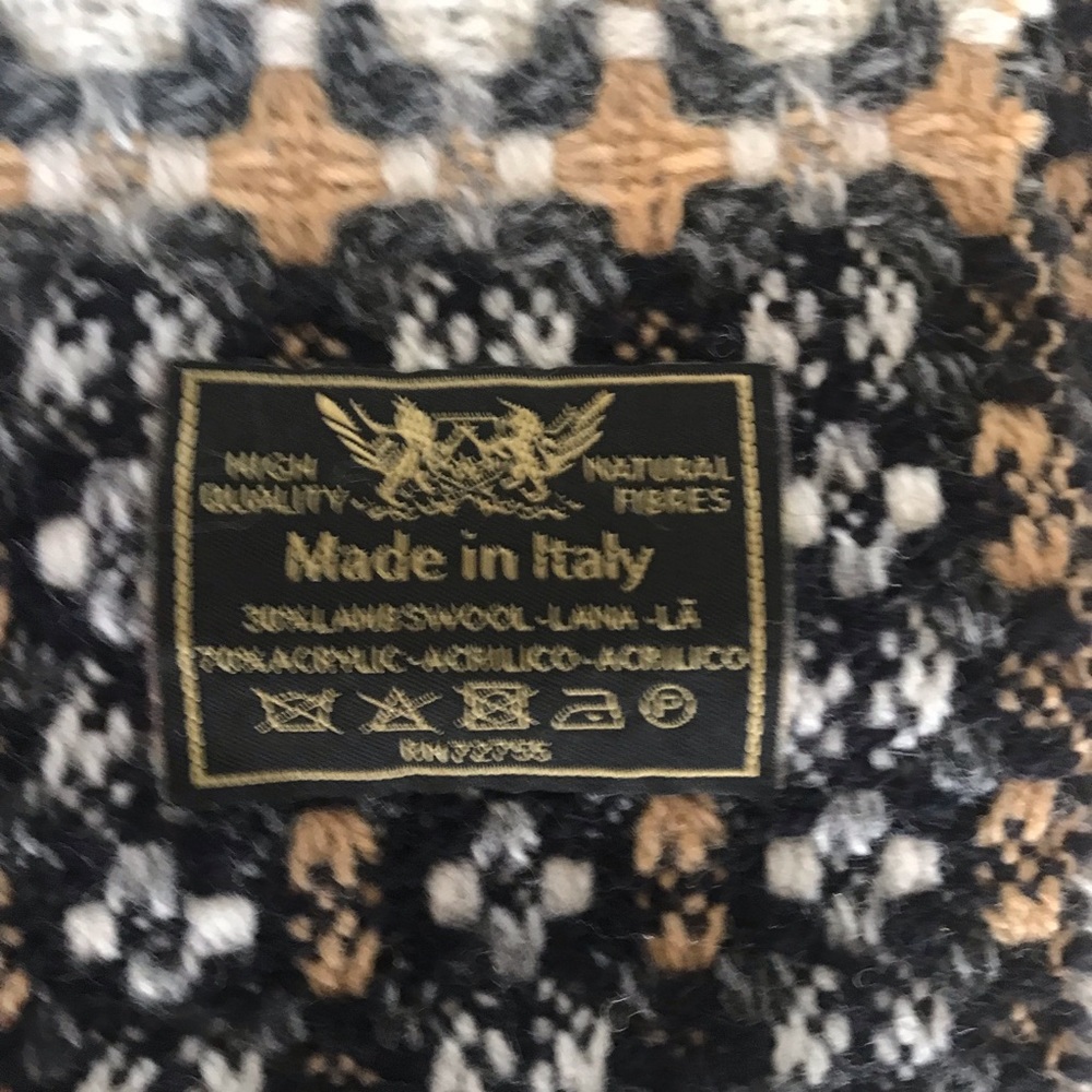 Wool scarf - Picture 3 of 3